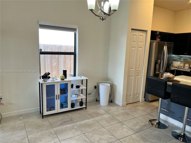 Продажа дома по адресу 134 NE 23rd Ter - фото 6200462