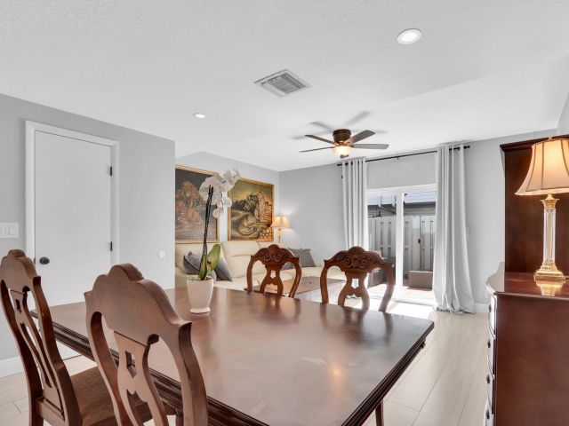 Продажа дома по адресу 1869 NE 15th Ave 1869 - фото 6195993