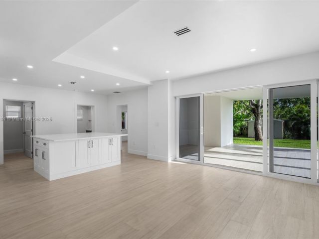 Продажа дома по адресу 1617 Washington St - фото 6233597