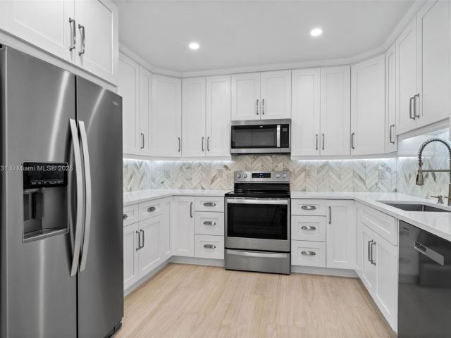 Продажа дома по адресу 1617 Washington St - фото 6233601