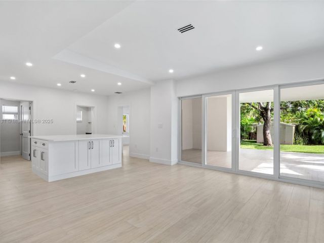 Продажа дома по адресу 1617 Washington St - фото 6233605