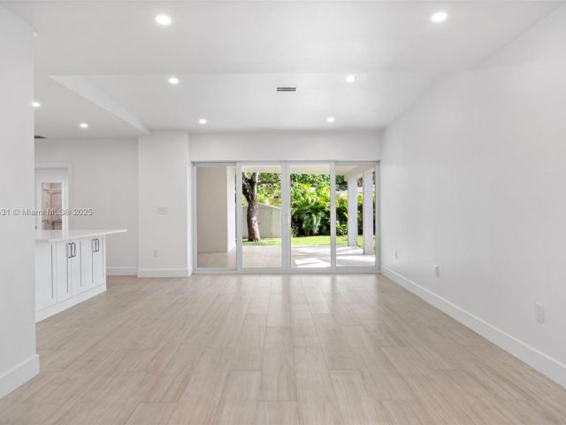 Продажа дома по адресу 1617 Washington St - фото 6233606