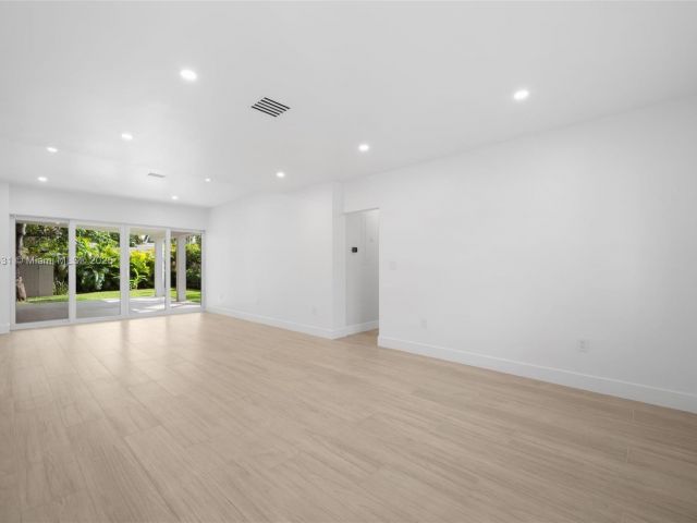 Продажа дома по адресу 1617 Washington St - фото 6233607