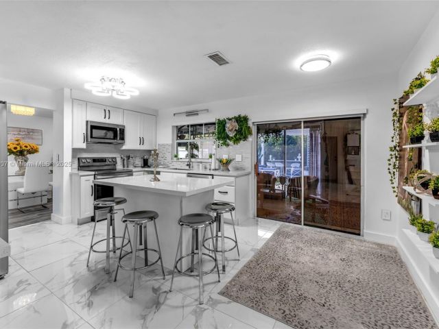 Продажа дома по адресу 942 NW 133rd Ct - фото 6197283