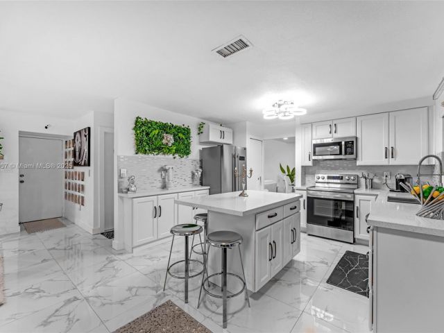 Продажа дома по адресу 942 NW 133rd Ct - фото 6197286