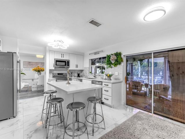 Продажа дома по адресу 942 NW 133rd Ct - фото 6197288