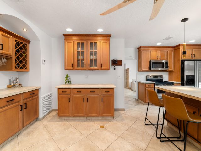 Продажа дома по адресу 1721 SW 9th Street - фото 6217471