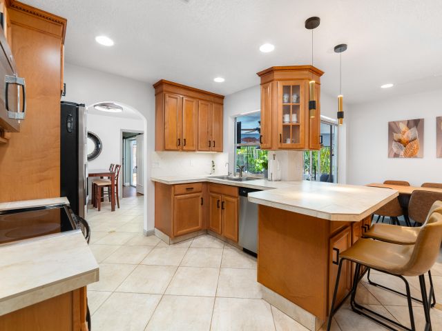 Продажа дома по адресу 1721 SW 9th Street - фото 6217473