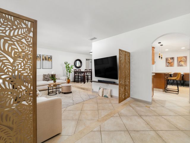 Продажа дома по адресу 1721 SW 9th Street - фото 6217478