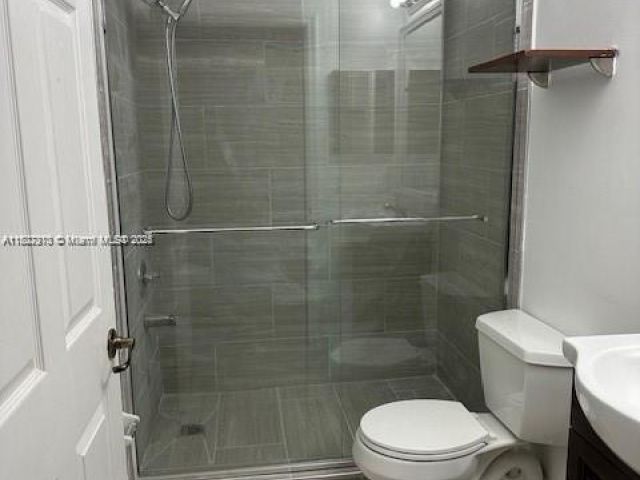 Дом в аренду по адресу 11362 SW 137th Pl 11362 - фото 6197479