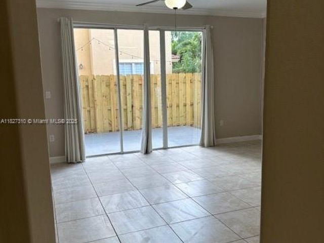 Дом в аренду по адресу 11362 SW 137th Pl 11362 - фото 6197486