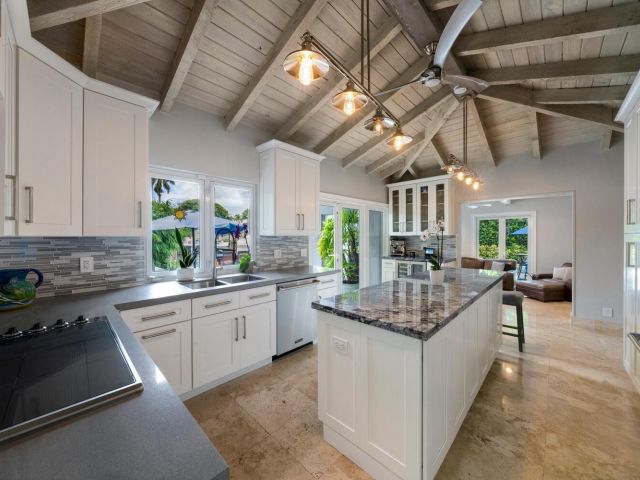 Продажа дома по адресу 2319 Castilla Isle - фото 6199421