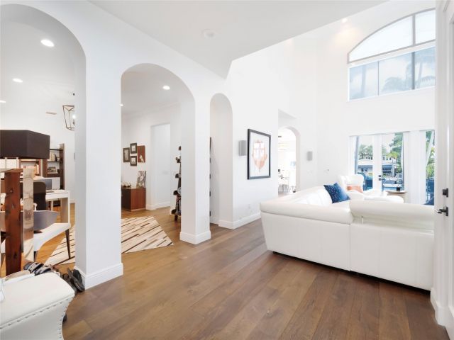 Продажа дома по адресу 316 Bontona Ave - фото 6198791