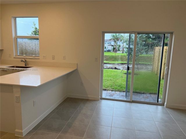 Продажа дома по адресу 2329 NW 122nd Ter . - фото 6197405