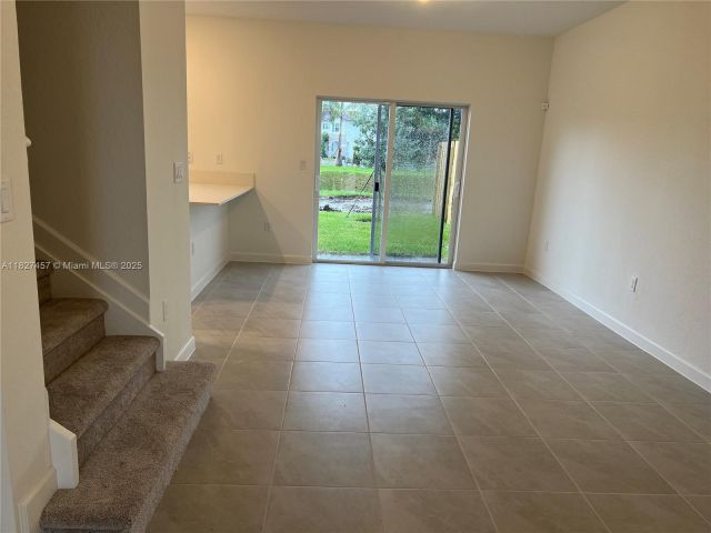 Продажа дома по адресу 2329 NW 122nd Ter . - фото 6197407