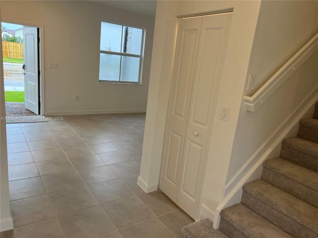 Продажа дома по адресу 2329 NW 122nd Ter . - фото 6197411