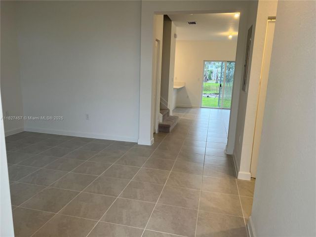 Продажа дома по адресу 2329 NW 122nd Ter . - фото 6197413