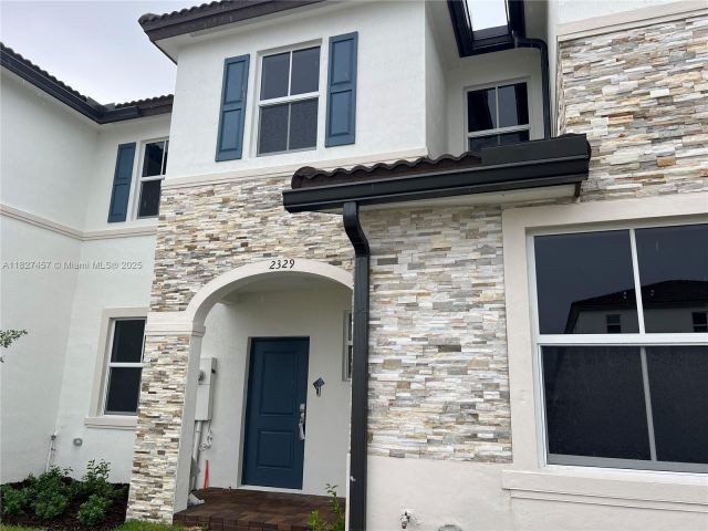 Продажа дома по адресу 2329 NW 122nd Ter . - фото 6197416