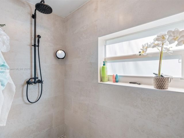 Продажа дома по адресу 310 NW 130th Ave - фото 6198281