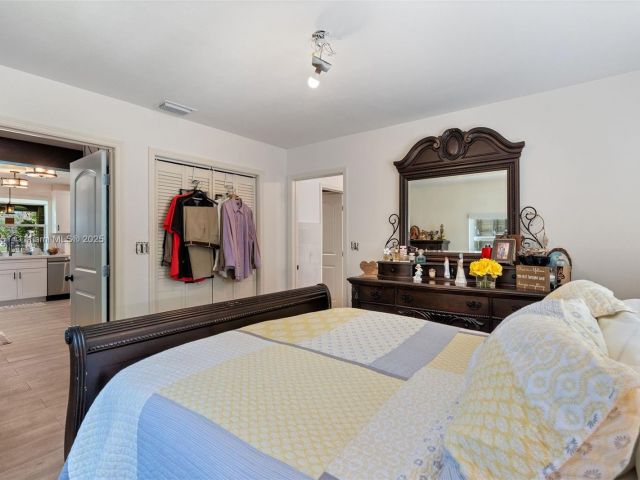 Продажа дома по адресу 310 NW 130th Ave - фото 6198284