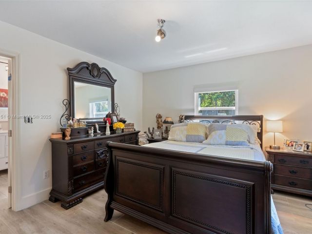 Продажа дома по адресу 310 NW 130th Ave - фото 6198285