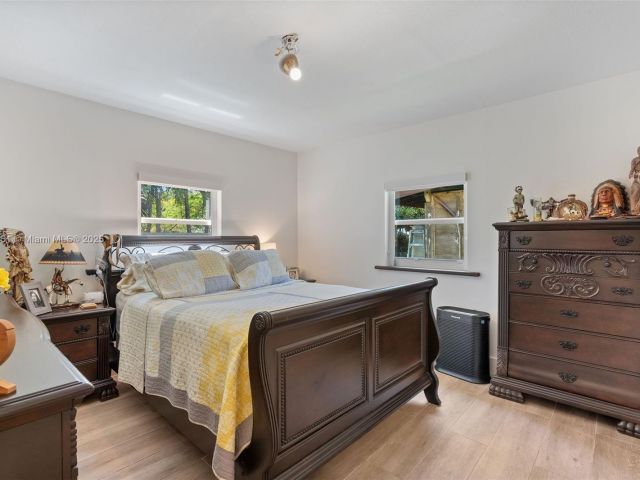 Продажа дома по адресу 310 NW 130th Ave - фото 6198286