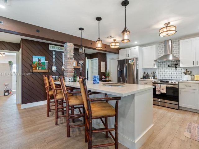 Продажа дома по адресу 310 NW 130th Ave - фото 6198293