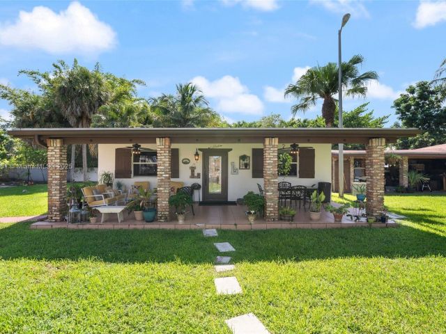 Продажа дома по адресу 310 NW 130th Ave - фото 6198294