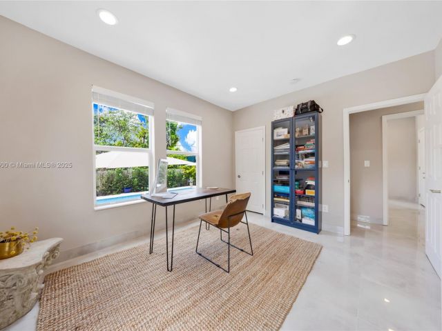 Продажа дома по адресу 120 NW 49th St - фото 6238322