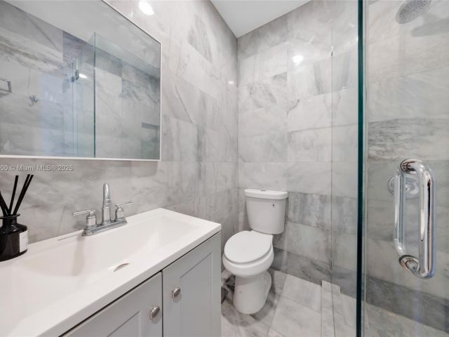 Продажа дома по адресу 120 NW 49th St - фото 6238324