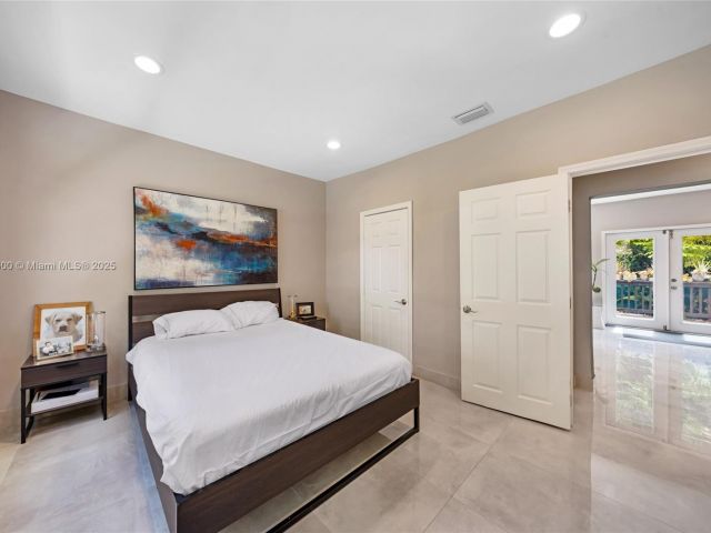 Продажа дома по адресу 120 NW 49th St - фото 6238329