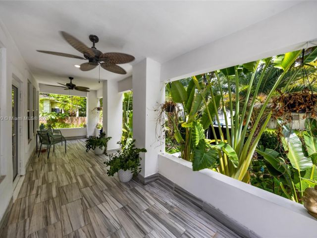 Продажа дома по адресу 120 NW 49th St - фото 6238339