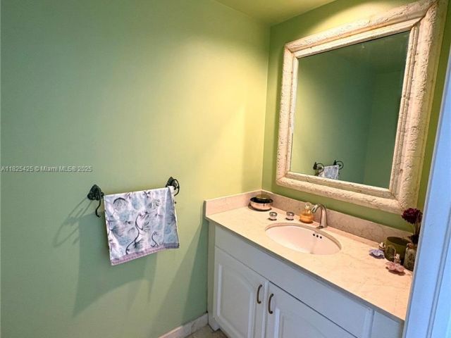 Продажа квартиры #1103 - фото 6200025