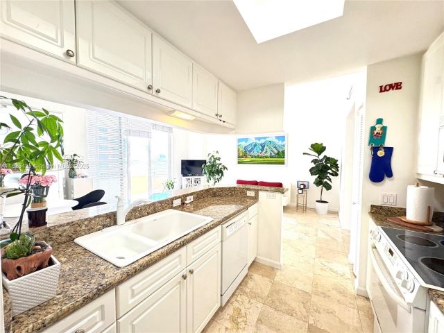 Продажа квартиры #1103 - фото 6200030