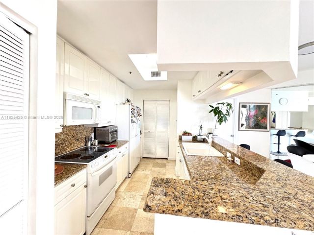 Продажа квартиры #1103 - фото 6200031