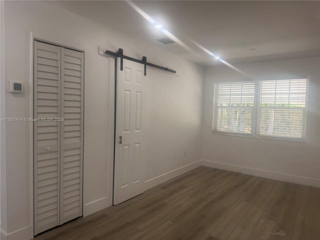 Продажа дома по адресу 1657 SW 44th Ave - фото 6198481