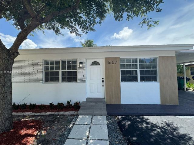 Продажа дома по адресу 1657 SW 44th Ave - фото 6198487