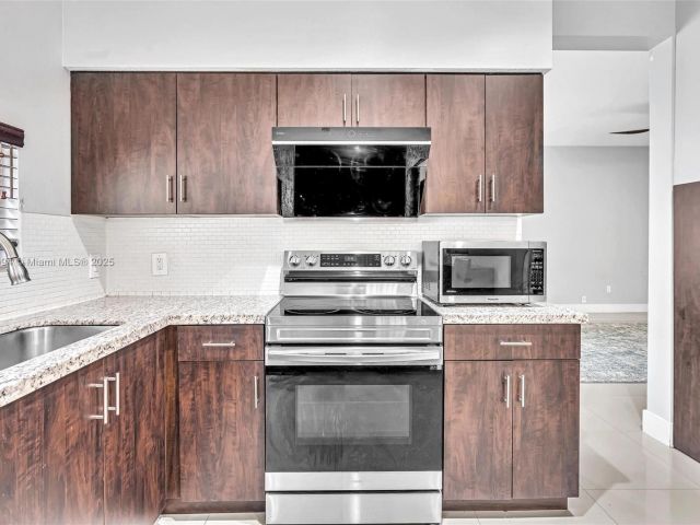 Продажа дома по адресу 10301 Panama St - фото 6223909