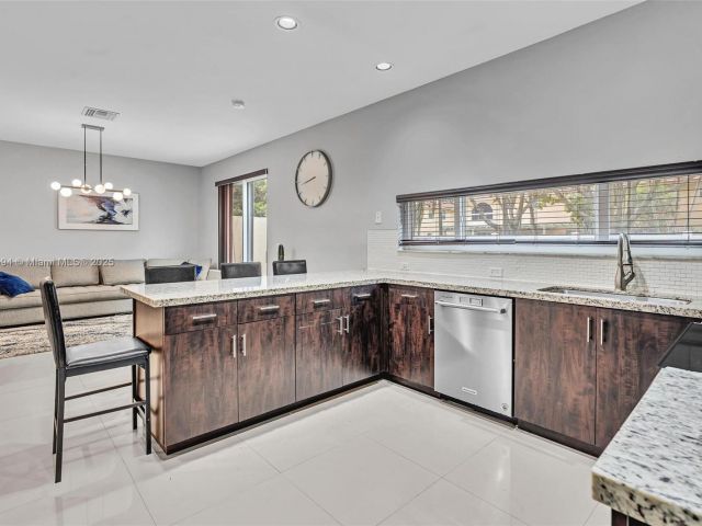 Продажа дома по адресу 10301 Panama St - фото 6223912