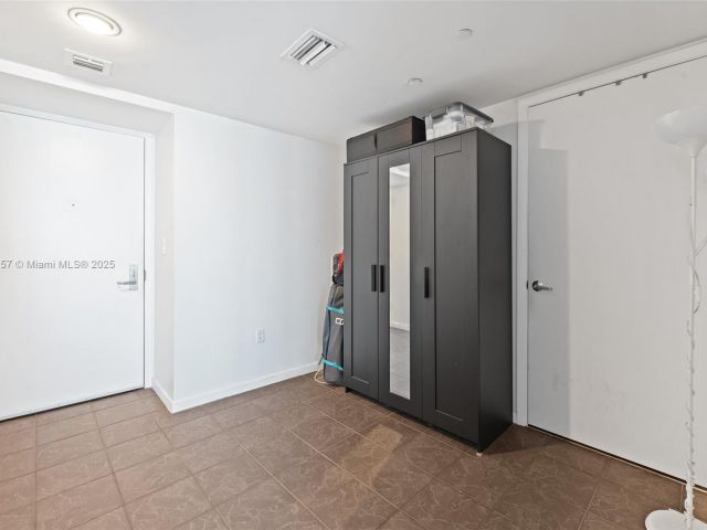 Продажа квартиры #3605 - фото 6203354