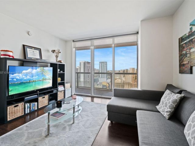 Продажа квартиры #3605 - фото 6203355