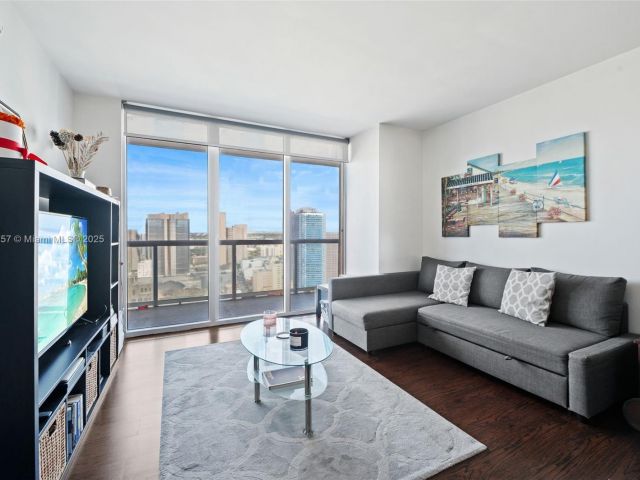 Продажа квартиры #3605 - фото 6203361