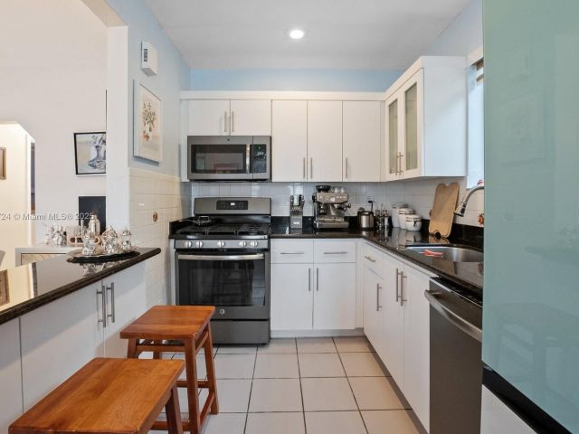 Продажа дома по адресу 634 82nd St - фото 6199294