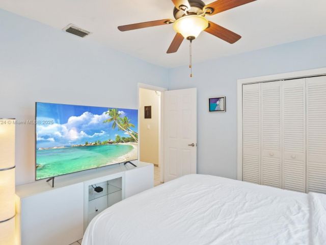 Продажа дома по адресу 634 82nd St - фото 6199303