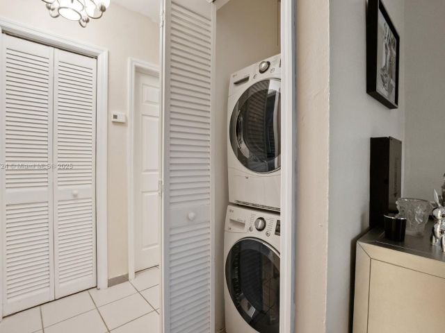 Продажа дома по адресу 634 82nd St - фото 6199304