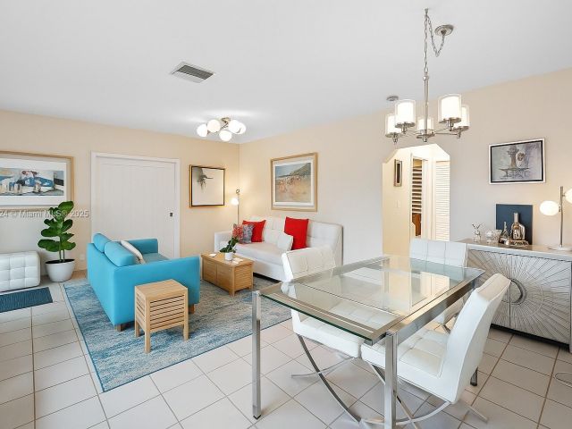 Продажа дома по адресу 634 82nd St - фото 6199306