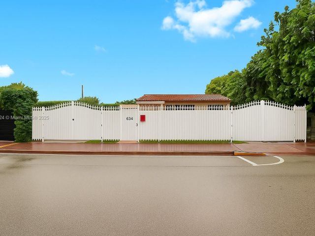 Продажа дома по адресу 634 82nd St - фото 6199311