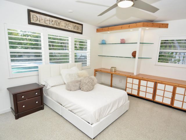 Дом в аренду по адресу 212 Kings Lynn - фото 6252805