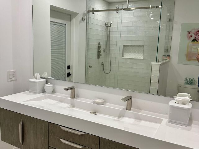 Дом в аренду по адресу 212 Kings Lynn - фото 6252808