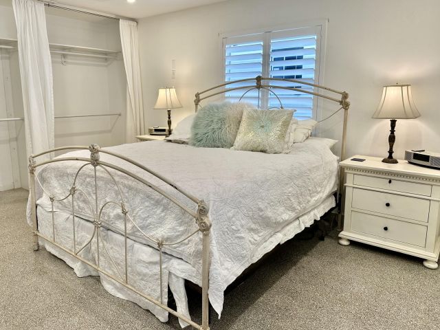 Дом в аренду по адресу 212 Kings Lynn - фото 6252809